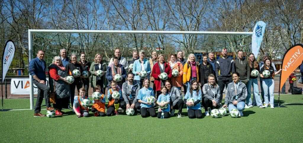 „Mädchen an den Ball“ ist erfolgreich in Dortmund gestartet