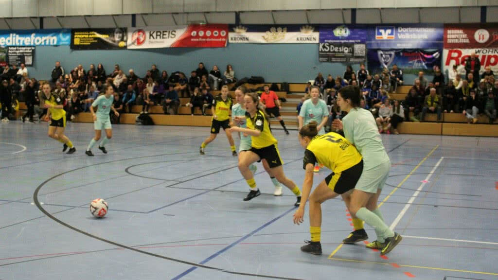 Vorrunde der Hallenstadtmeisterschaft der Frauen - Der BVB zieht wieder seine Kreise!