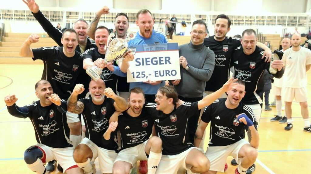 Die Sieger Scharnhorst, Mengede, Nette und Brambauer feiern mit allen Alten Herren ein besonderes Fest