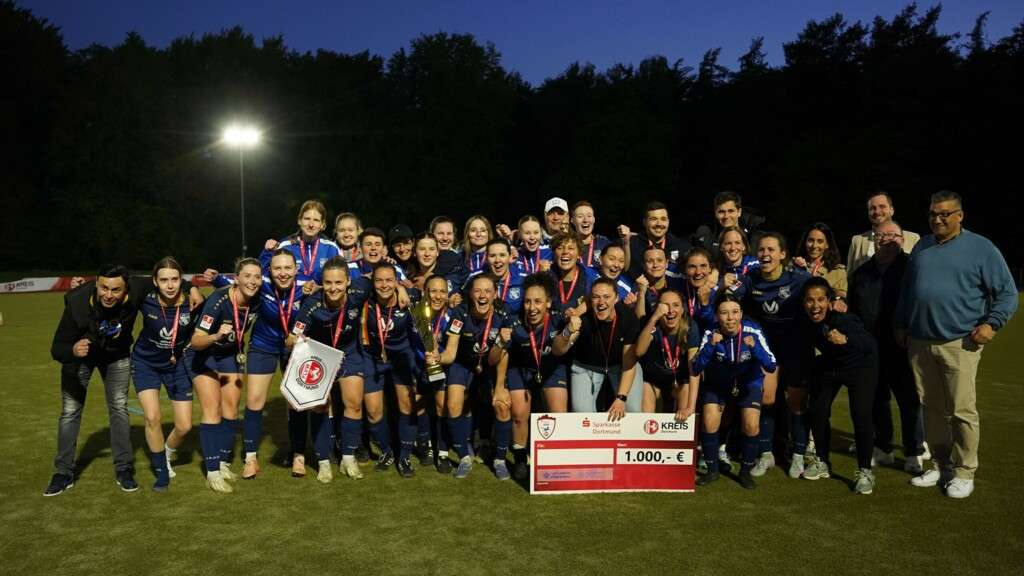 TV Brechten l&auml;sst es nach Pokaltriumph im Sparkasse Dortmund Kreispokal krachen